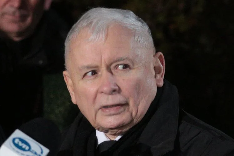 Jarosław Kaczyński ma powody do obaw, PiS według sondaży wyraźnie dostaje zadyszki.