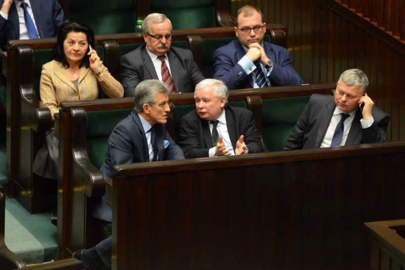 Prawo i Sprawiedliwość do spółki z Kukizem chcą zmienić konstytucję.