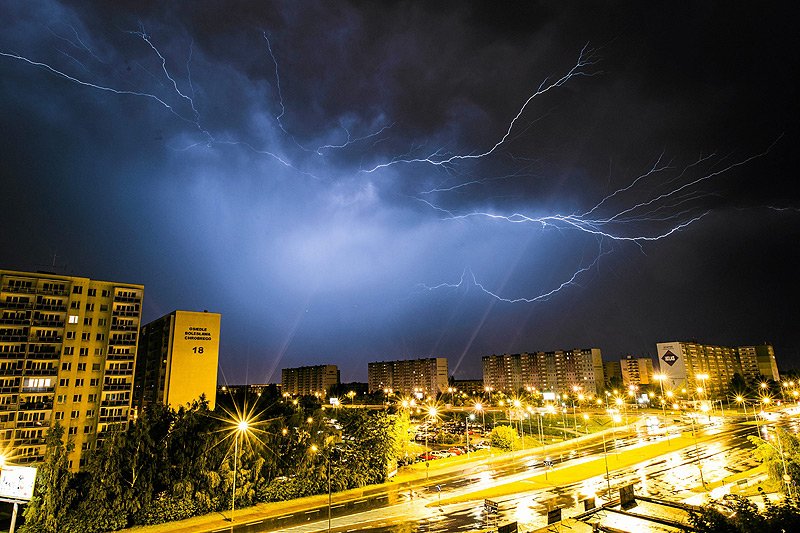 Silne burze przechodzą nad Polską.