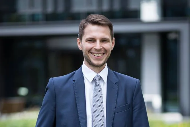 Kamil Nowosz, ekspert ds. ubezpieczeń grupowych i indywidualnych w towarzystwie ubezpieczeniowym Nationale-Nederlanden
