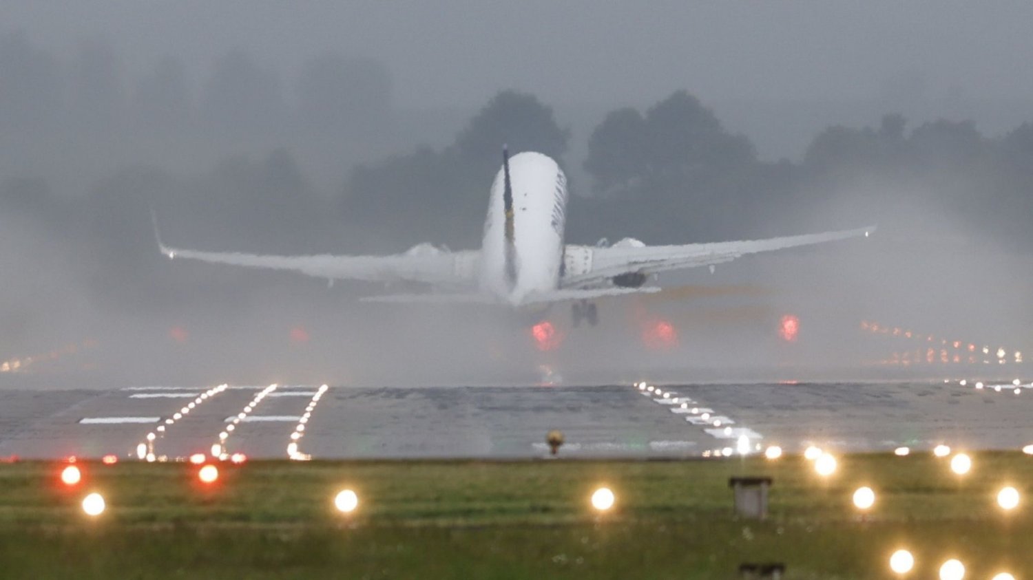 Ryanair musiał przekierować część lotów z Krakowa do Katowic
