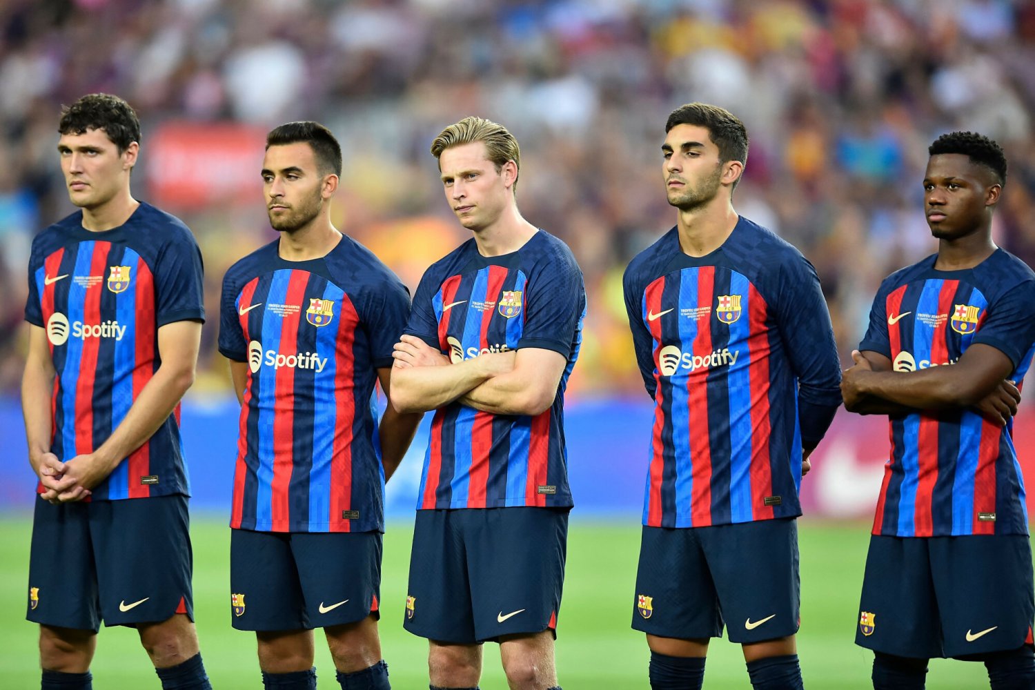 FC Barcelona idzie na wojnę z Frenkiem de Jongiem. Chcą rozwiązać jego kontrakt