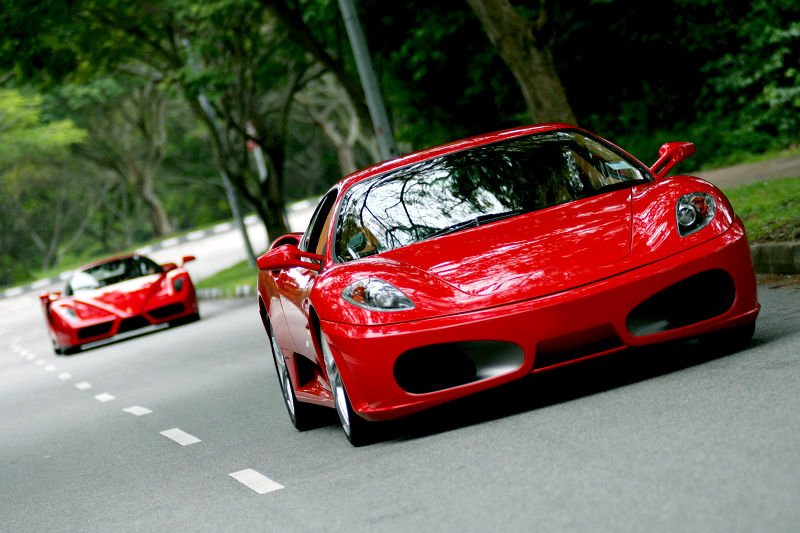 Czemu nie stać Cię na ferrari? Bo przepuszczasz pieniądze na niepotrzebne rzeczy: papierosy, piwo, słodycze i ubrania