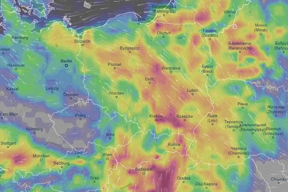 Jedynie na Podlasiu nie wydano ostrzeżenia przed burzami. Spodziewane są - lokalnie z gradem - w 15 pozostałych województwach.