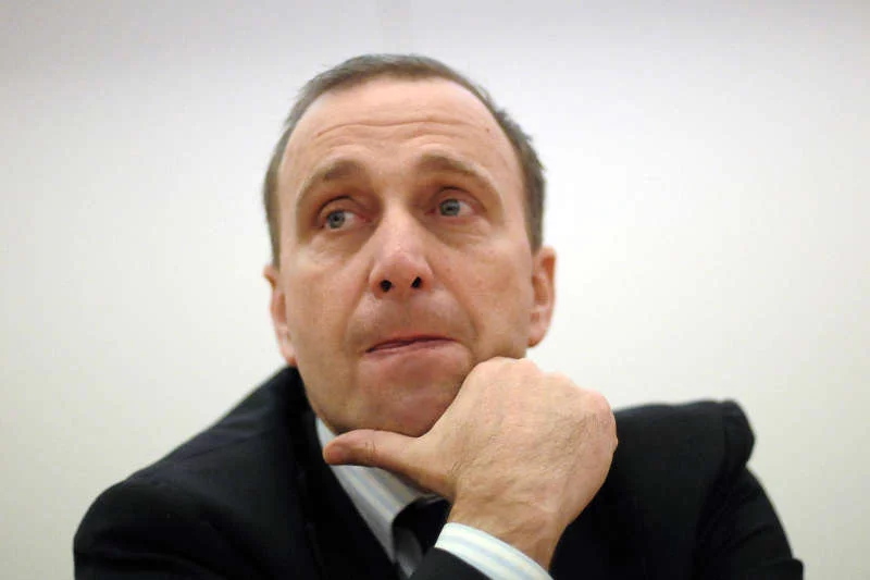 Co się teraz stanie z Grzegorzem Schetyną, kiedy został wycięty z zarządu PO?
