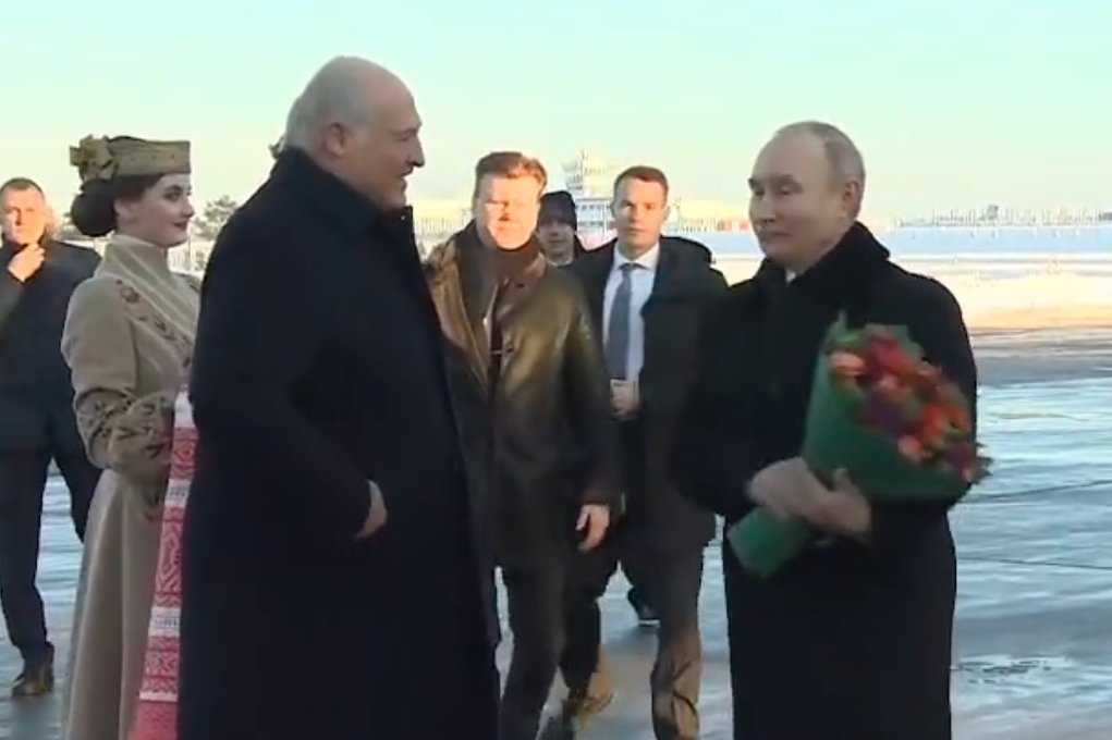 Tak przywitano Putina po wylądowaniu w Mińsku.