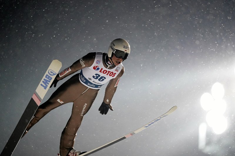 Piotr Żyła zaliczył fenomenalny awans w drugiej serii, ostatecznie stając na najniższym stopniu podium.