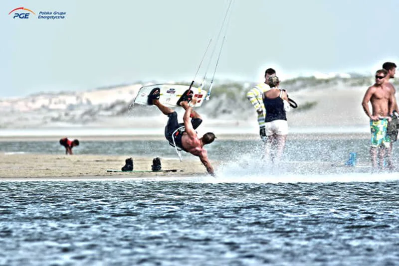 Zatoka Pucka to idealne miejsce do nauki kitesurfingu.