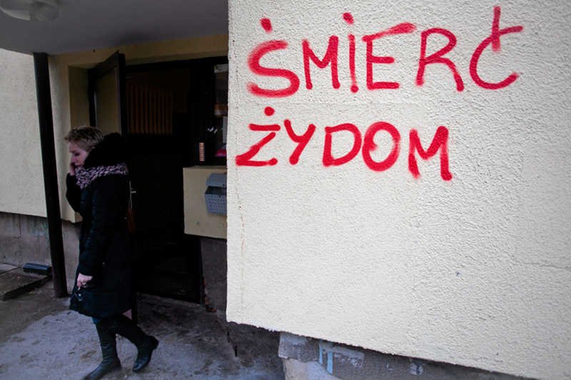 "Ciąg niepokojących zdarzeń". Żydzi skarżą się do MSW na bezkarność rasistów i antysemitów.