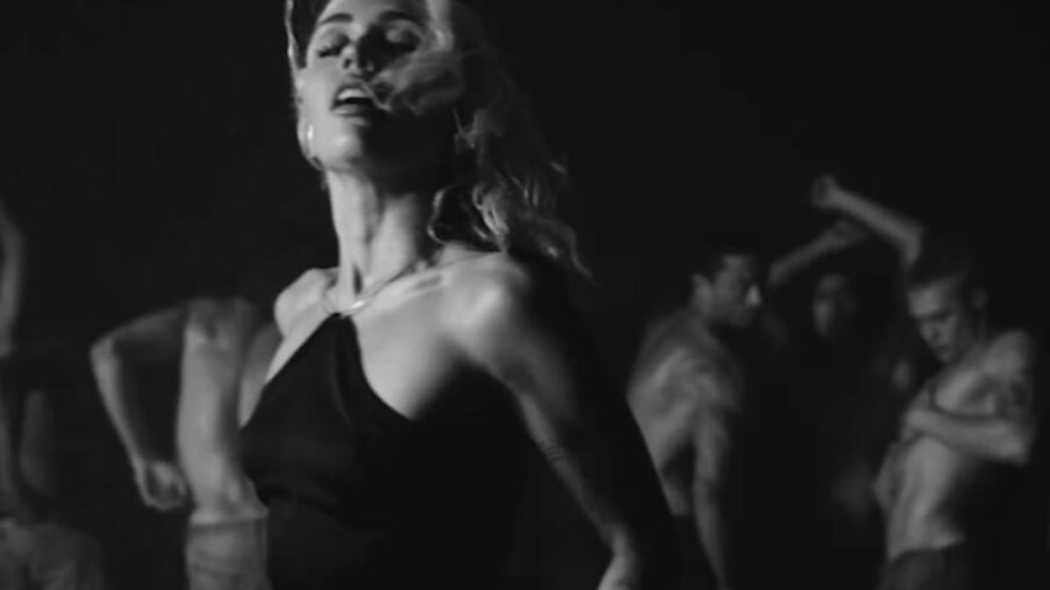 Miley Cyrus wydała nowy kawałek "River".