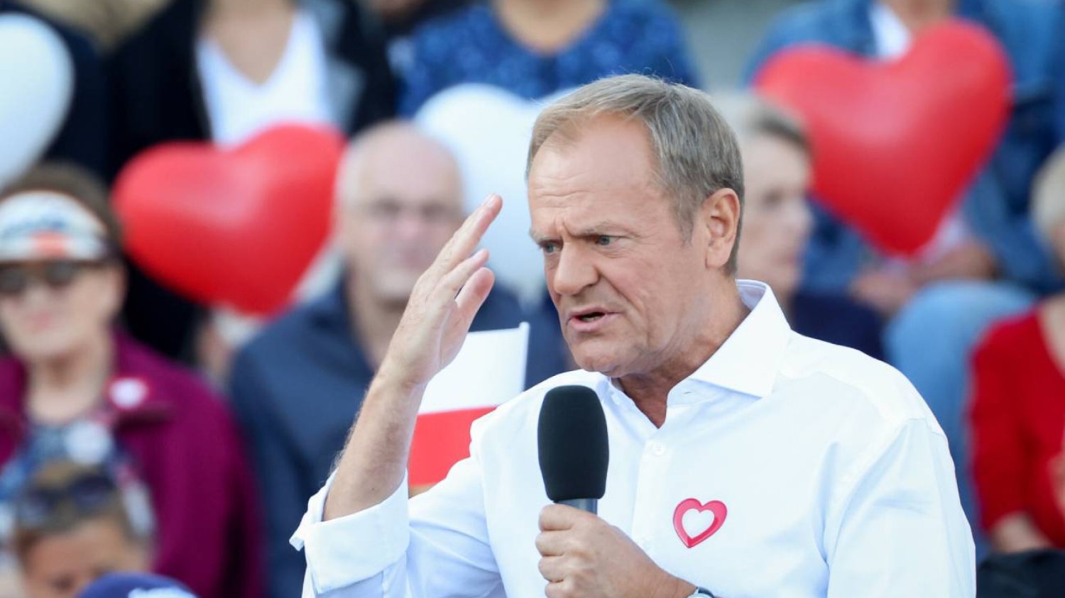 Donald Tusk odpowiada na słowa Kaczyńskiego o aferze wizowej. Aferunia