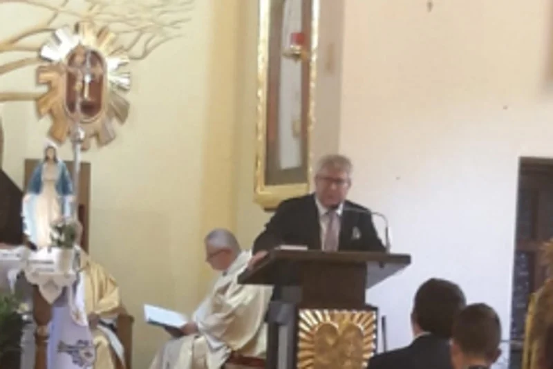 Europoseł PiS Ryszard Czarnecki przemawiał w kościele w Kamieńcu Wrocławskim.