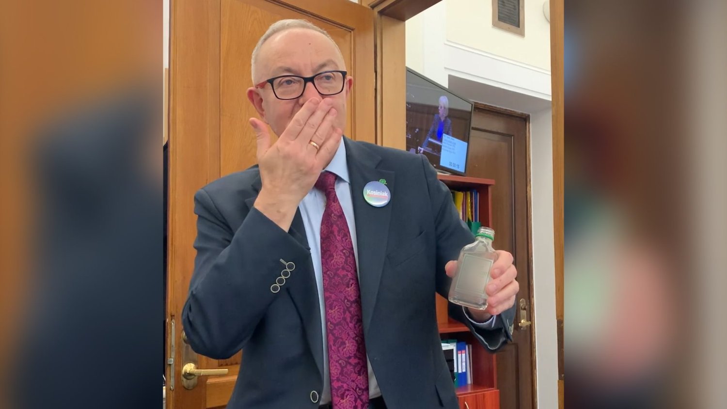 Koronawirus to temat numer 1 w mediach i polityce. Jak się przed nim chroni poseł Mieczysław Kasprzak (PSL, Krosno)?