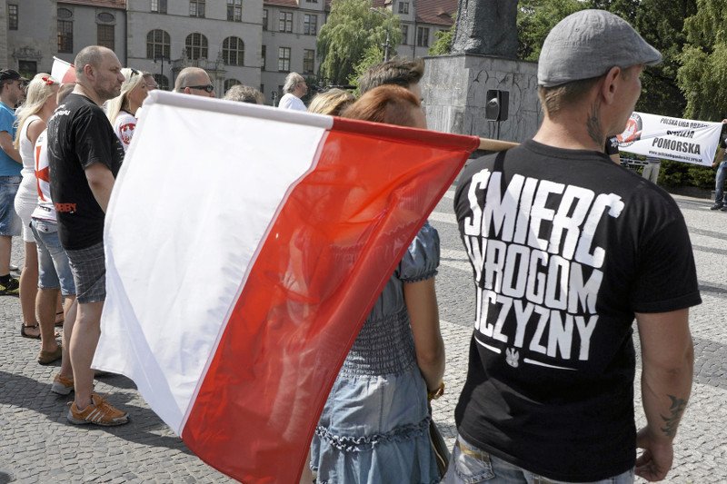 Polscy emigranci w sieci wzywają do rozprawy z uchodźcami i muzułmanami