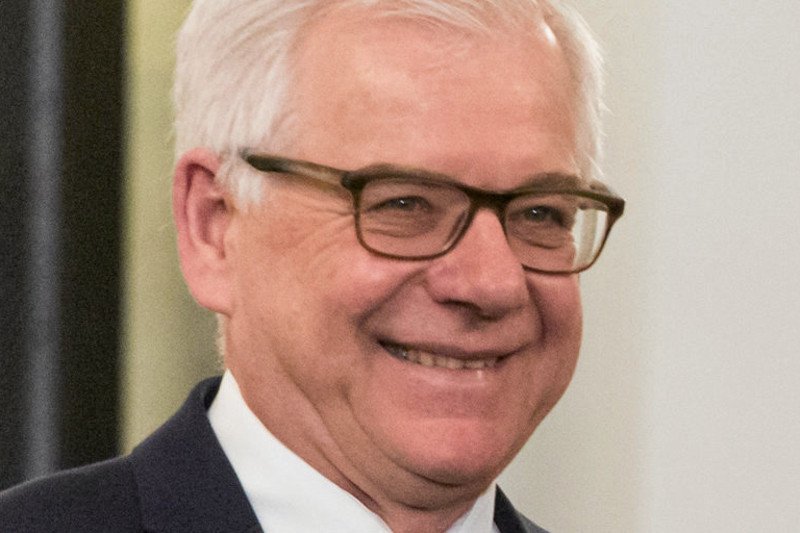 Minister Jacek Czaputowicz pogratulował Oldze Tokarczuk Nagrody Nobla. Ale w tekście MSZ o tych gratulacjach znalazł się fatalny błąd.