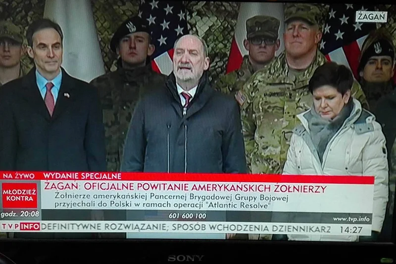 Minister Macierewicz spotkał się z nieprzychylnym przyjęciem na uroczystościach w Żaganiu.
