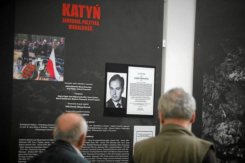 Wystawa poświęcona zbrodni katyńskiej