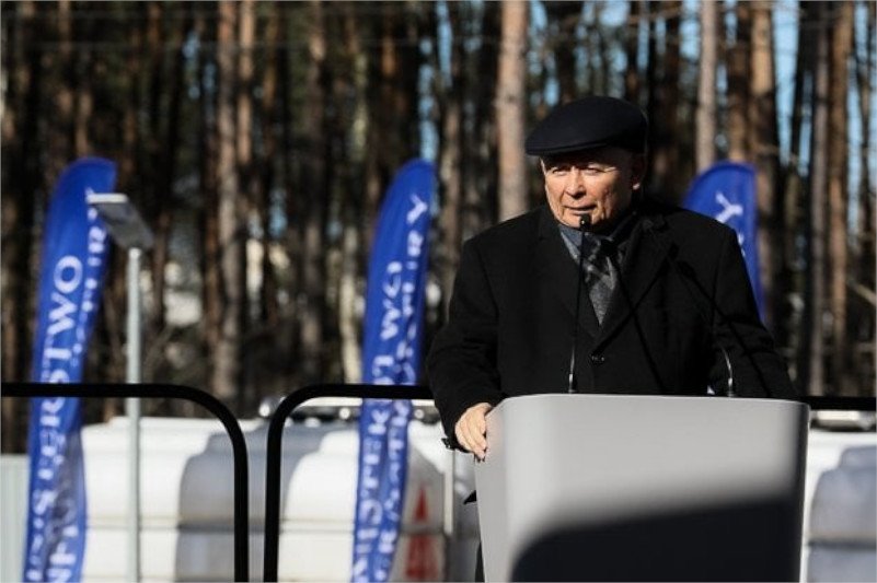 Jarosław Kaczyński pojawił się na inauguracji budowy tunelu pod Świną. Mówił o zmarłym bracie.