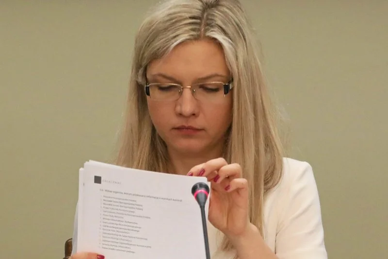 Małgorzata Wassermann ujawnia, co jest na podsłuchanych rozmach Marcina P. Szef Amber Gold miał mówić, że syn Donalda Tuska został mu "włożony" do firmy.