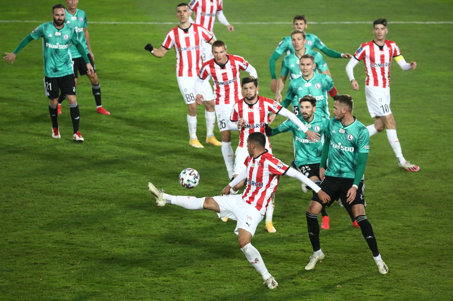 Piłkarze Legii Warszawa i Cracovii Kraków będą faworytami ćwierćfinałów Pucharu Polski