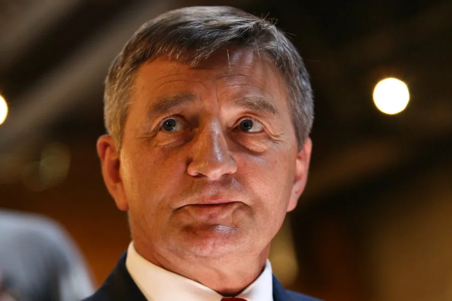 Dla Marka Kuchcińskiego, jednej z najważniejszych osób w państwie, trudno było znaleźć doświadczonego kierowcę.