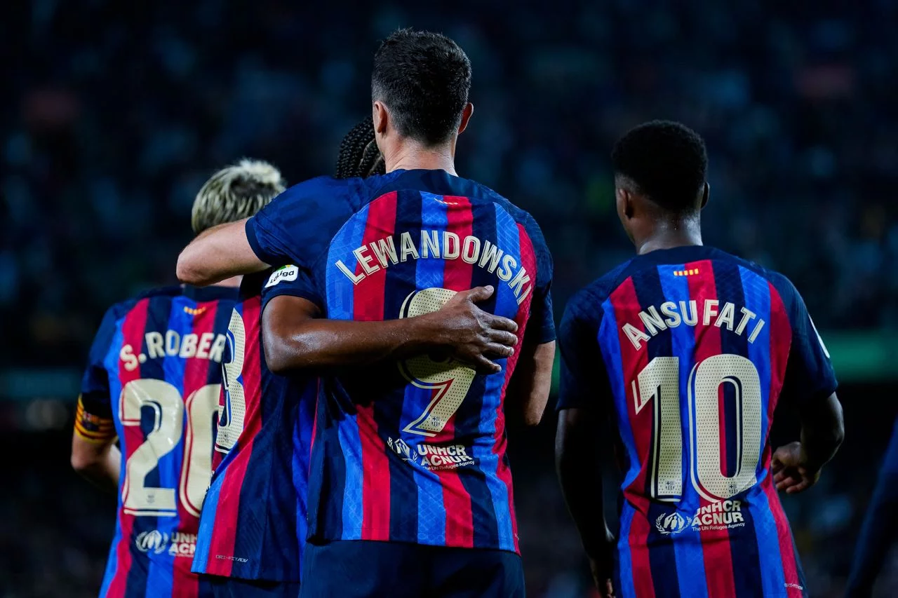 Robert Lewandowski dał popis i poprowadził Barcelonę do triumfu. Ruszył pościg za Realem Madryt