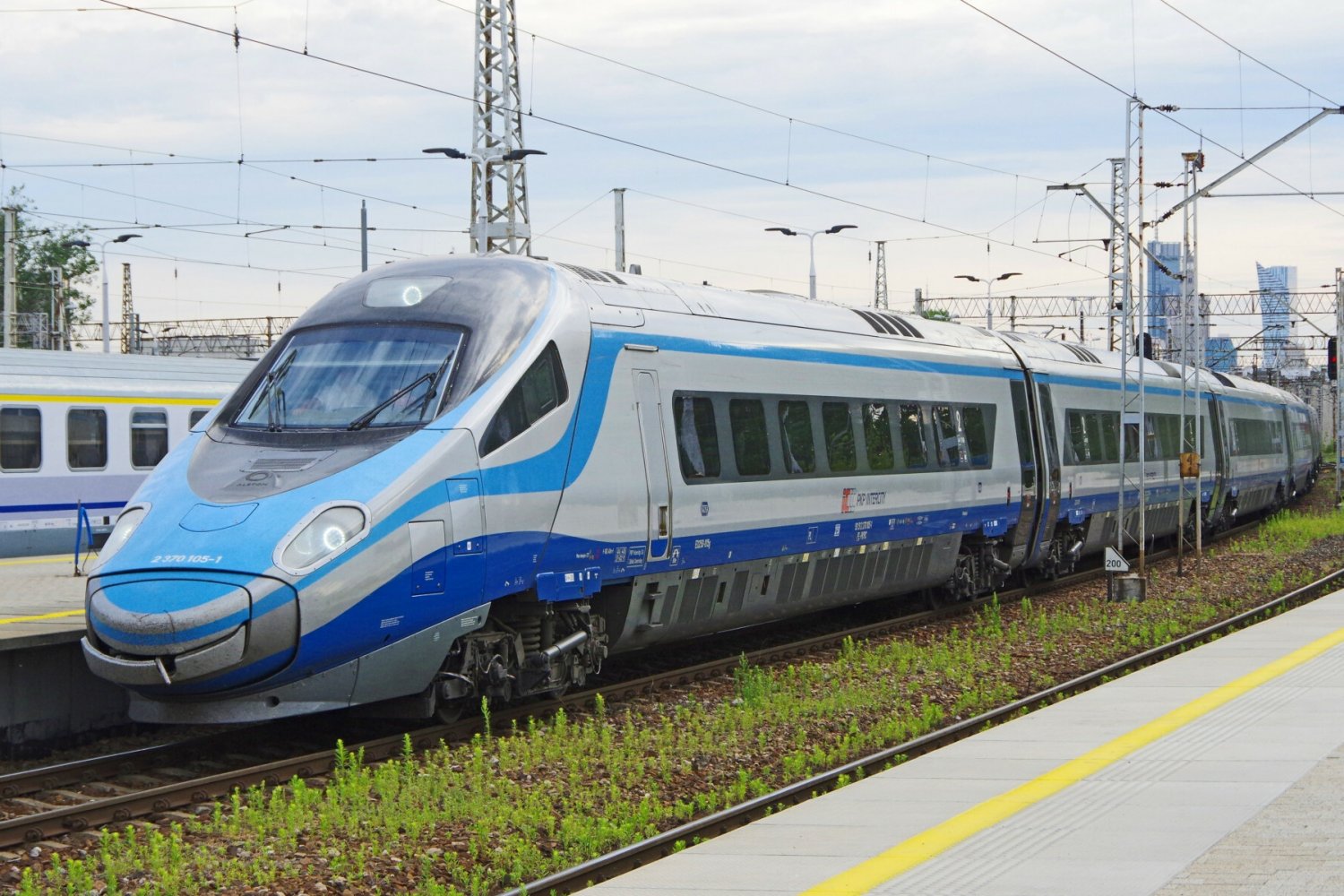 Paraliż na kolei. Policja podjęła kroki ws. funkcjonariusza.