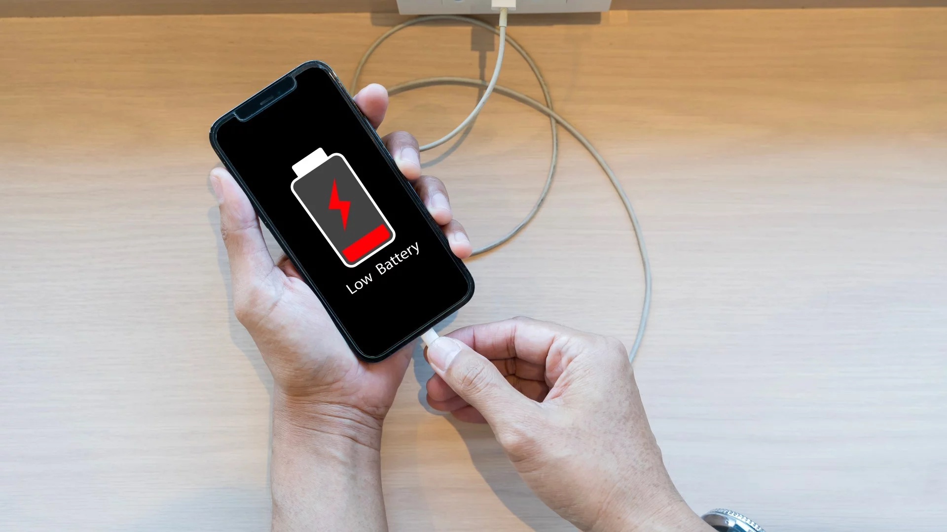 Ładujemy tak telefon i niszczymy baterię. Ładujemy tak telefon i niszczymy baterię.