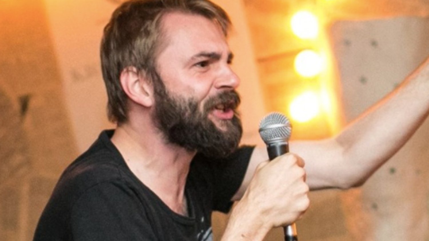 Jacek Dziduszko stworzył facebookową grupę "Wystąp na święta z Kościoła", gdzie namawia Polaków do apostazj.