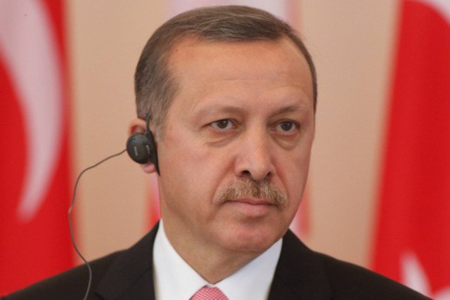 Premier Erdogan powiedział, że Turcja może zablokować dostęp do Facebooka i YouTube'a