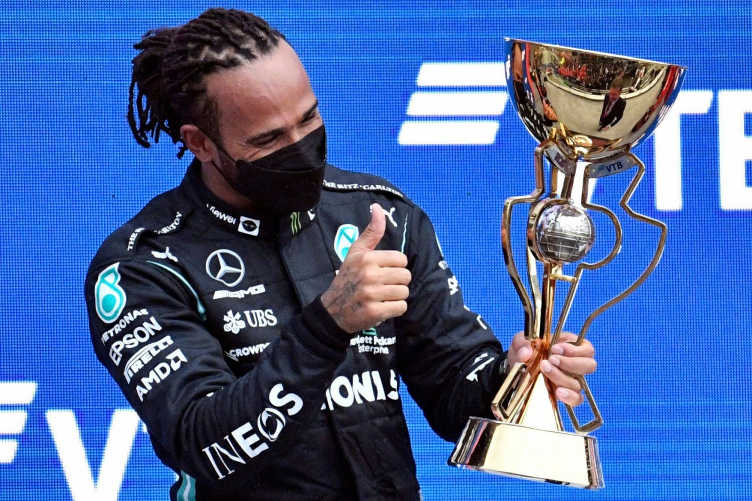 Lewis Hamilton w niesamowitych okolicznościach wygrał swoje setne Grand Prix F1