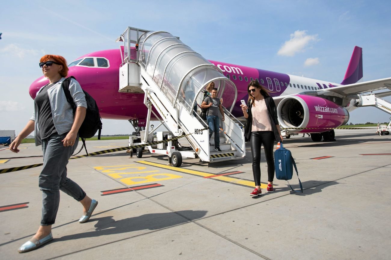 Trzęsienie ziemi w Wizz Airze. Będą masowo odwoływać loty od września