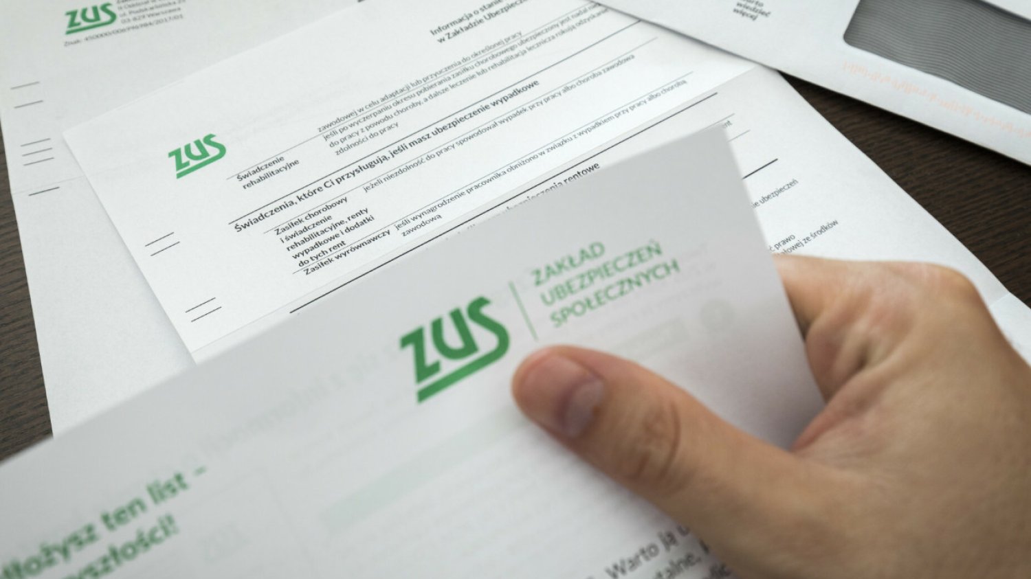 ZUS dostanie nowe narzędzie, by cię skontrolować. Zmiany odczują miliony Polaków ZUS dostanie nowe narzędzie do kontroli L4. Zmiany odczują miliony