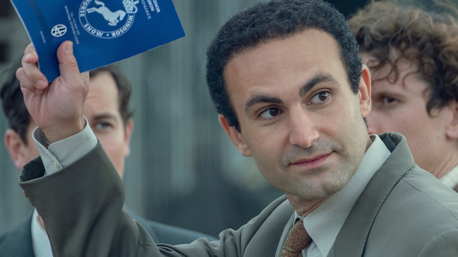 Khalid Abdalla zagrał w "The Crown" Dodiego Al-Fayeda.