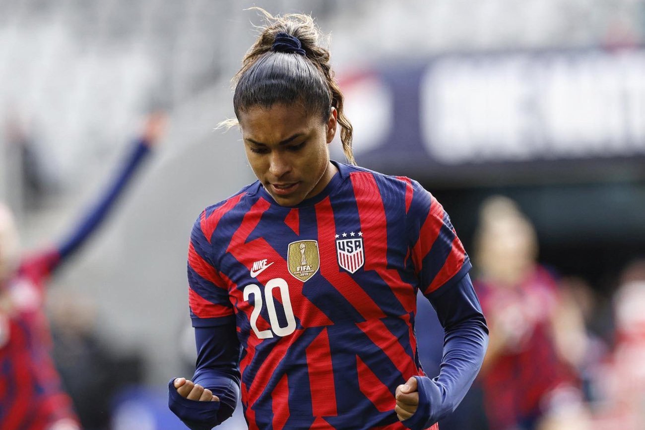 Reprezentantki USA otrzymają równe wynagrodzenie i premie - z wysokością gaży piłkarskiej kadry mężczyzn.