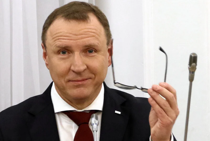 Jacek Kurski musi się prosić o dofinansowanie TVP.