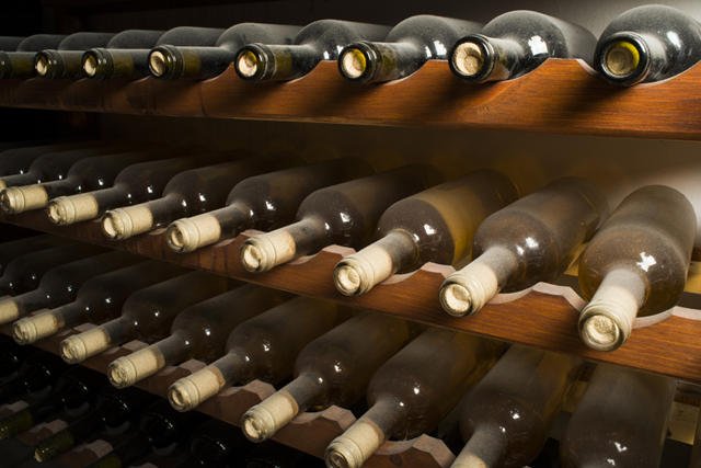 Wino może być dobrą lokatą kapitału. Wartość drogich trunków docenił bank Goldman Sachs