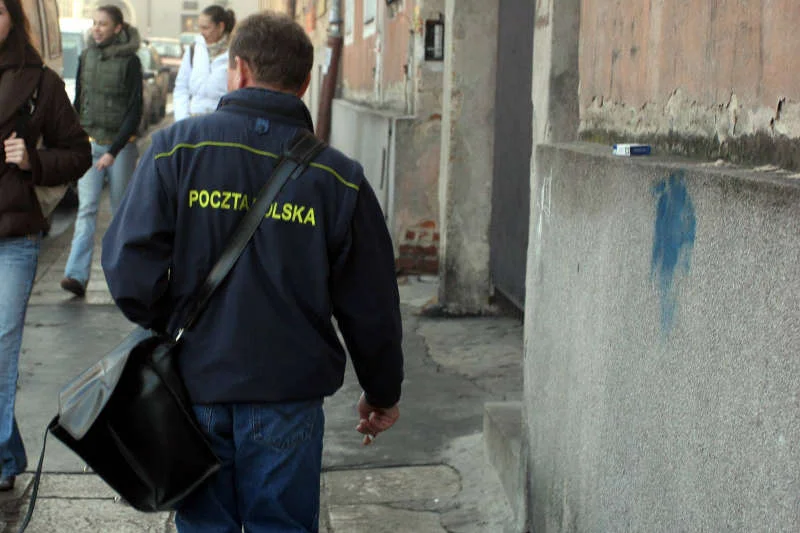 Kontrole pracowników Poczty Polskiej przynoszą skutek. Coraz więcej Polaków płaci abonament