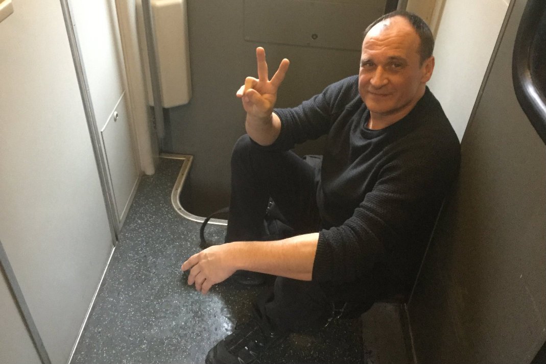Paweł Kukiz narzeka na jazdę PKP