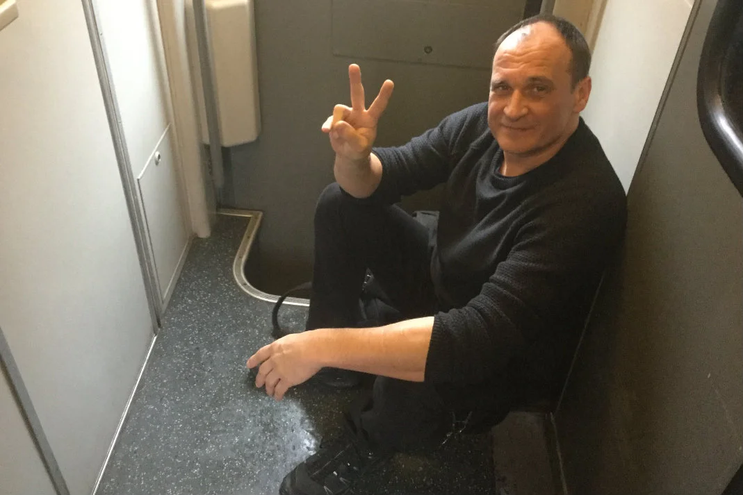 Paweł Kukiz narzeka na jazdę PKP