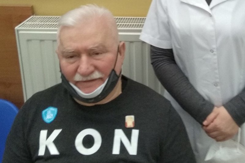 Lech Wałęsa gorzej się czuje po drugiej dawce szczepionki na covid-19.
