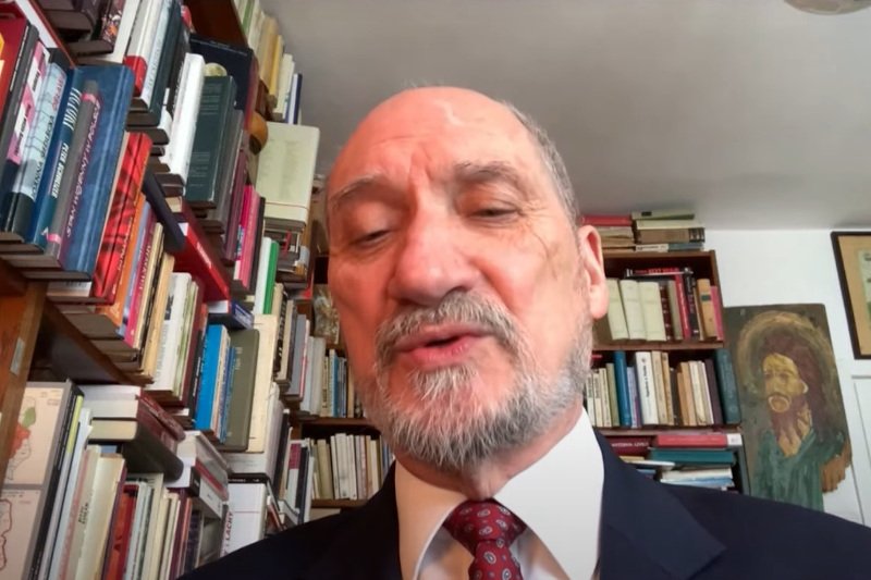 Antoni Macierewicz w TV Republika prezentował efekty prac podkomisji smoleńskiej.