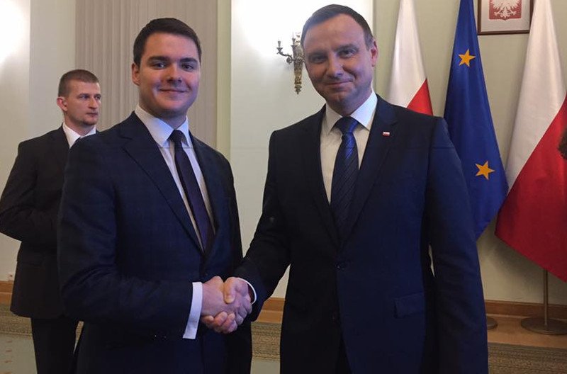 Poseł Rzepecki sam sugeruje, że wiążą go bliskie polityczne relacje z prezydentem Dudą