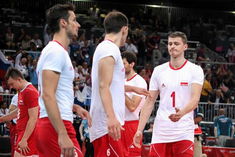 Polscy siatkarze po przegranym meczu z Rosją