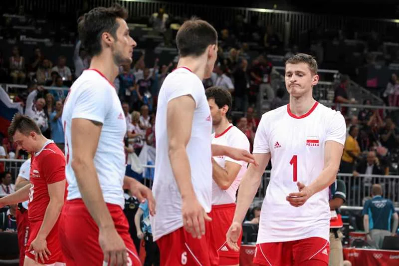 Polscy siatkarze po przegranym meczu z Rosją