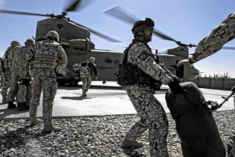 Na zdjęciu polscy żołnierze podczas akcji w Afganistanie.