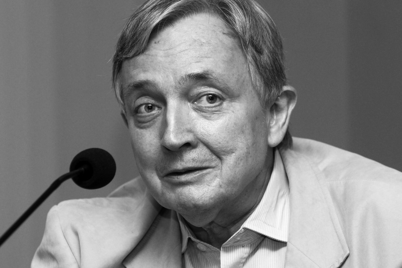 Prof. Jerzy Jarzębski był znawcą literatury Witolda Gombrowicza i Stanisława Lema.