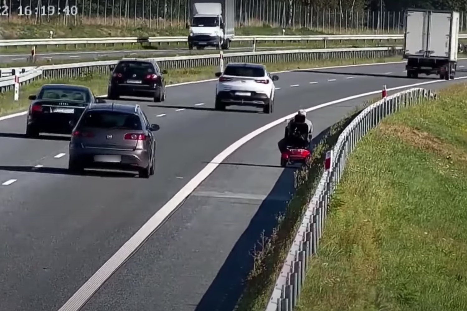 Trasa S17 to drogowy dziki wschód. Kumulacja głupich zachowań kierowców jest tam wyjątkowa.