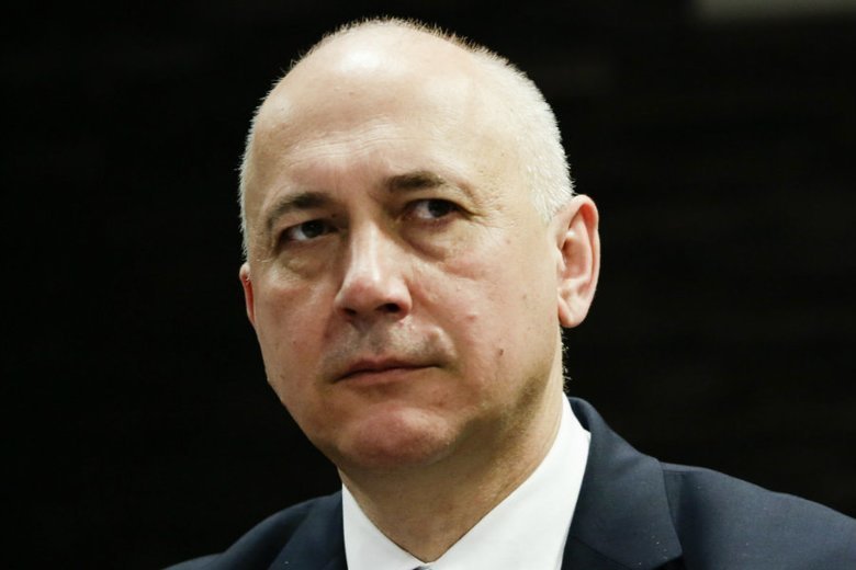 Szef MSWiA rzuca oskarżeniami pod adresem TVN-u. Doczekał się odpowiedzi.