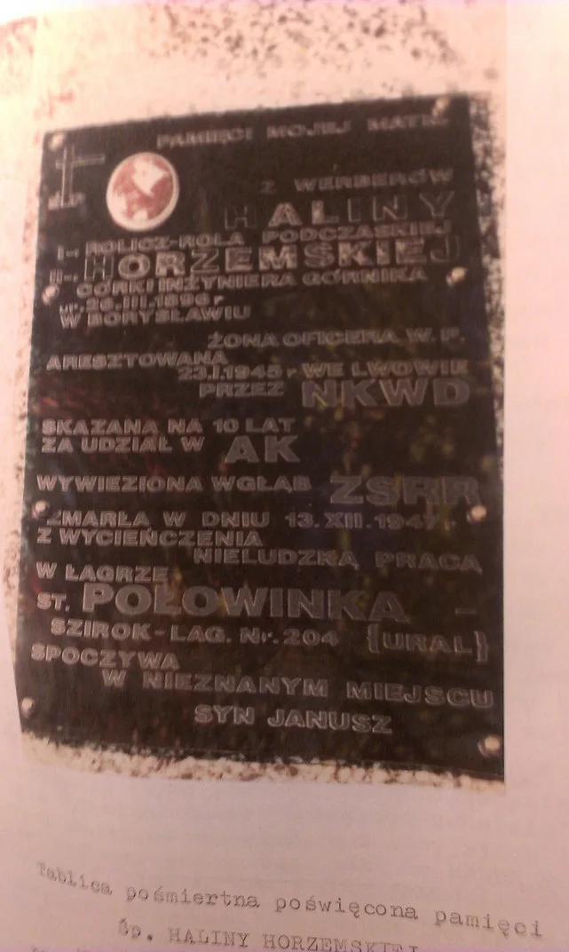 Tablica - epitafium we Fresztaku na grobie jej matki wykonane osobiście przez autora.